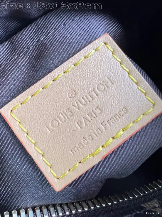 Affordable MINI VUITTON SOFT LOUIS TRUNK-18.5*13*8cm 0611